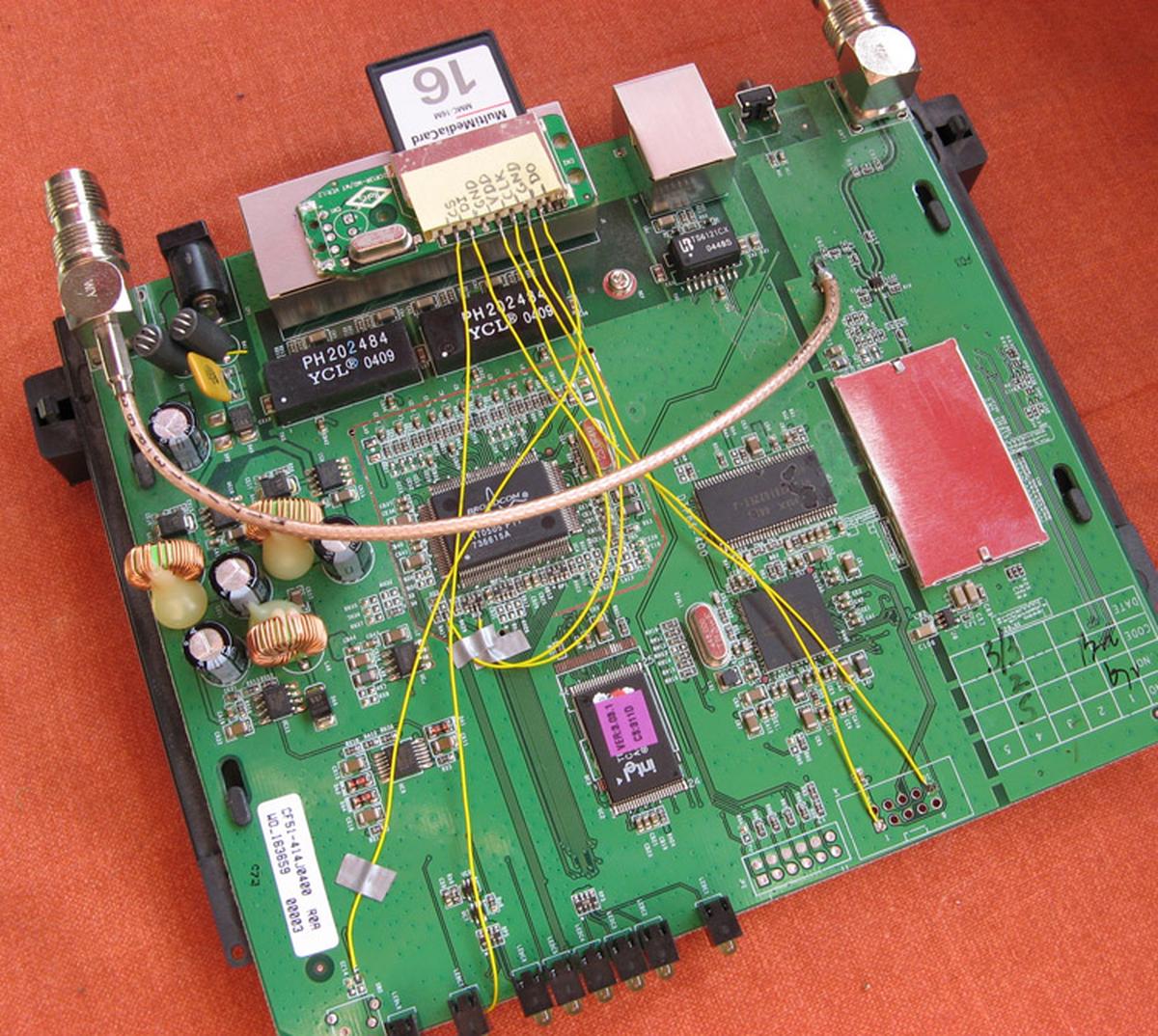 The WRT54G v2.2 with the completed SD/MMC add-on The WRT54G v2.2 with the completed SD/MMC add-on