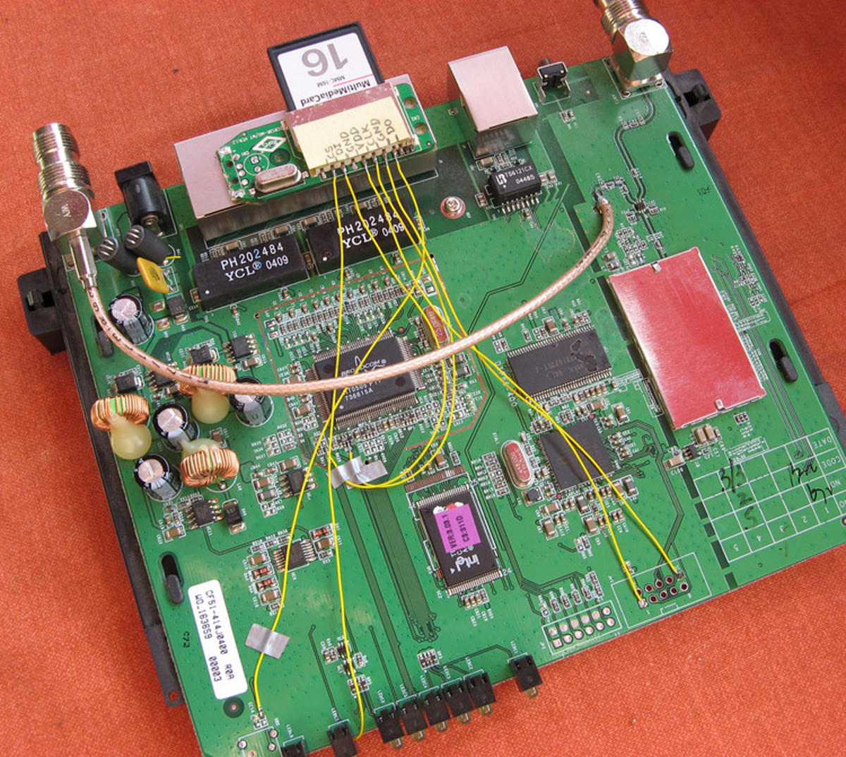 The WRT54G v2.2 with the completed SD/MMC add-on The WRT54G v2.2 with the completed SD/MMC add-on